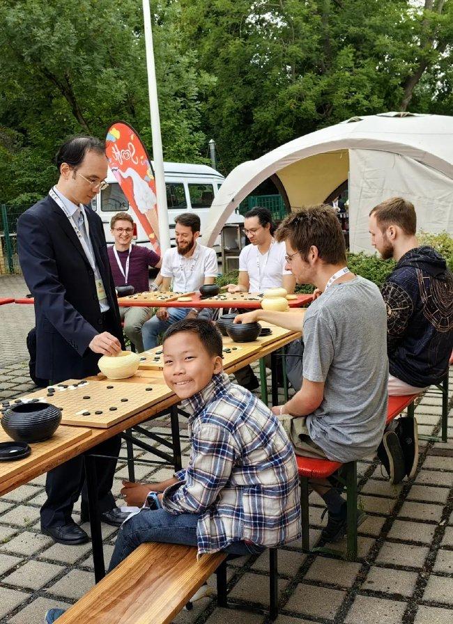 谢赫九段李喆六段出访第65届欧洲围棋大会 - 厦门乌鹭棋院